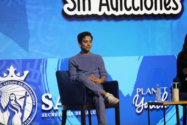 Se presenta el mexicano Donovan Carrillo, patinador artístico olímpico en Congreso Internacional Vive sin Adicciones 2024