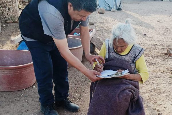 Logra INAEBA que 393 personas se incorporen para aprender a leer y escribir
