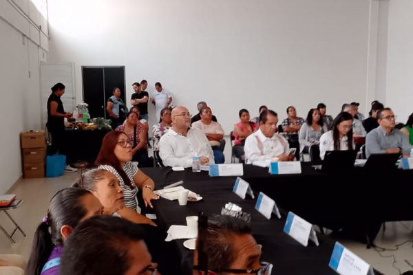 Invitan a celebrar el Día del Padre con función de lucha libre
