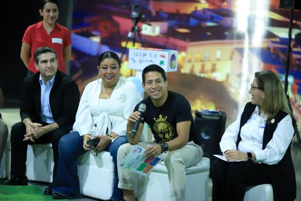 Celebrará DIF Estatal sus XV a adolescentes gracias al Voluntariado de la Gente