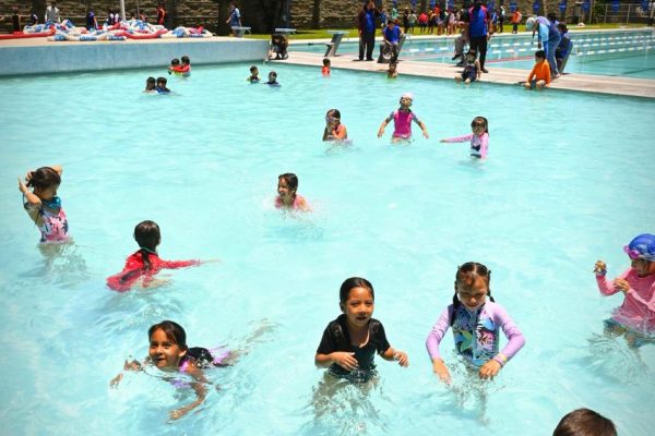 Viernes Acuáticos llenan de diversión el curso de verano COMUDAJ 2025