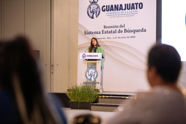 Refrenda Libia Dennise su compromiso con personas buscadoras