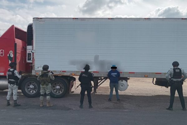 Asegura Secretaría de Seguridad y Paz carga de manzanas valuada en 700 mil pesos
