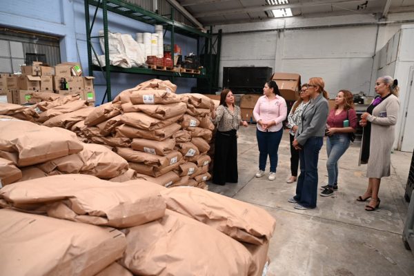 Firman convenio de colaboración entre INMIRA y el Banco de Alimentos