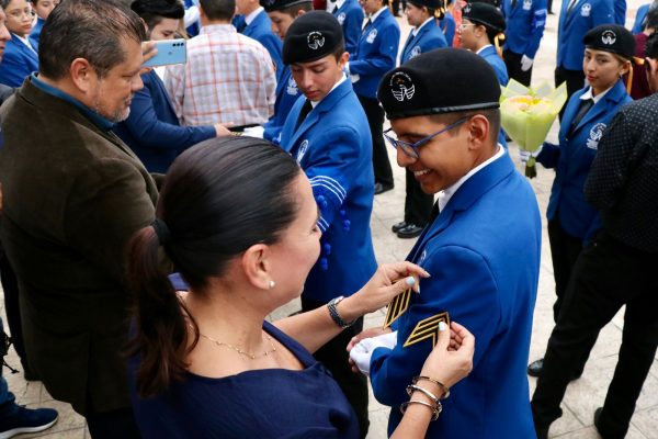 Reconocen espíritu de superación de cadetes del bachillerato militarizado