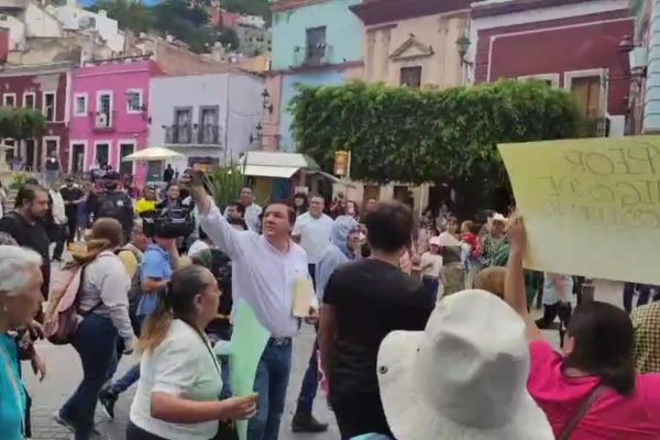 Ciudadanos corren de las calles guanajuatenses a Jorge Medrano el «Pastelero»