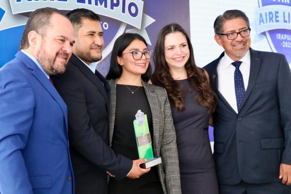 Reconocen a empresas por contribuir a un aire limpio en Irapuato