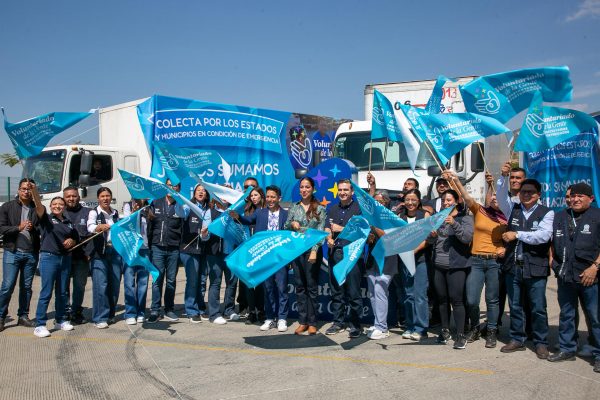 Envían el Voluntariado de la Gente y DIF Estatal caravana
